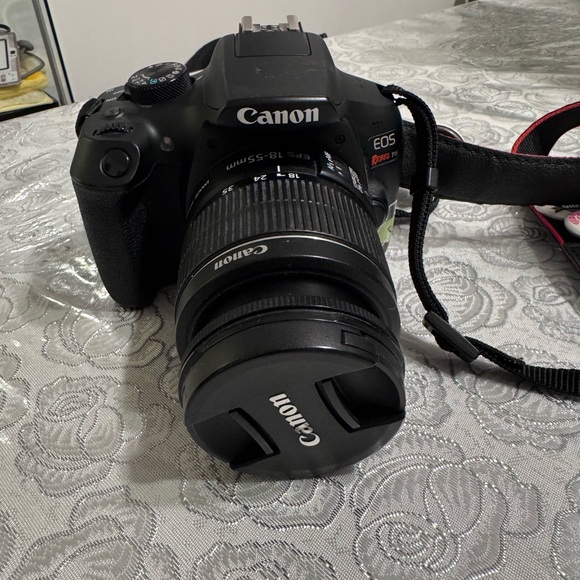 Canon EOS Rebel T6 DSLR Camera - Excellent Condition Complete Kit